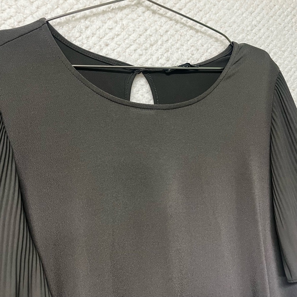 Adrianna Papell Pleated Blouse Womens Career Large Gray Keyhole Back Workwear - Picture 5 of 12